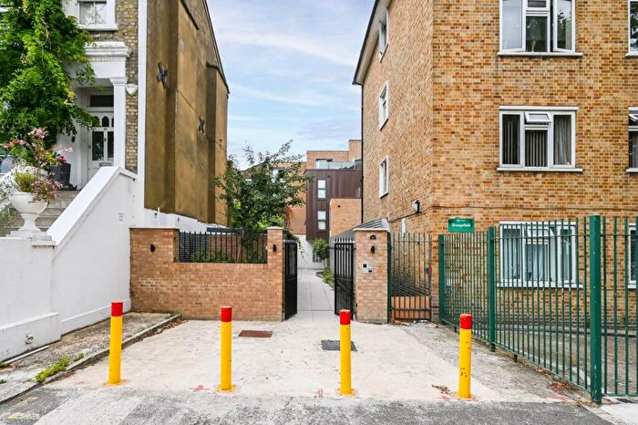 3 Bedroom Flat To Rent In Marquis Road, Camden Town, London, NW1