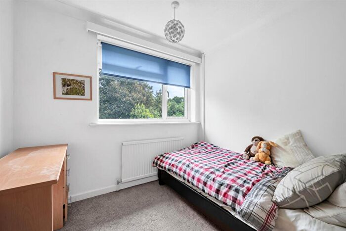 5 Bedroom Detached House For Sale In Tall Elms Close, Bromley, BR2