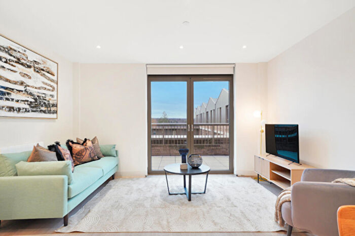 2 Bedroom Apartment To Rent In The Oakgate, KT22