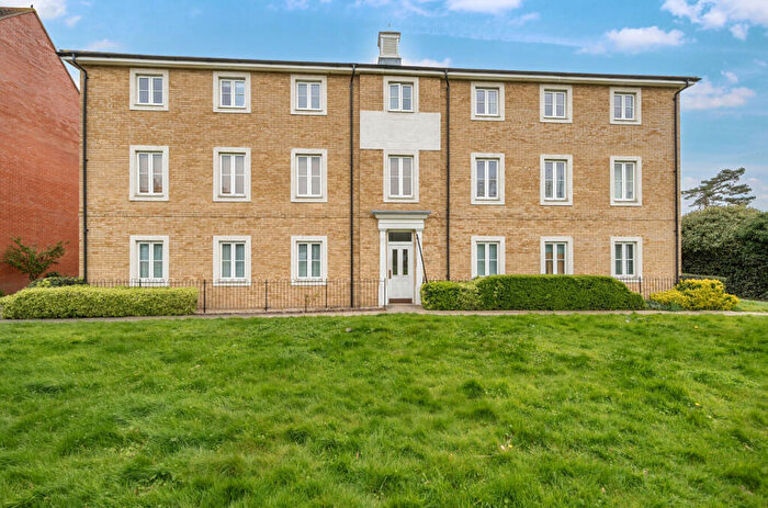 2 Bedroom Apartment For Sale In Eastwood Park, Great Baddow, Chelmsford, CM2