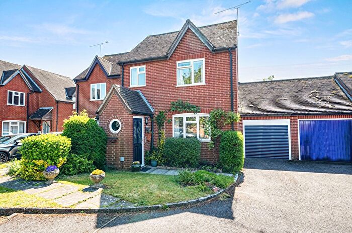 2 Bedroom Detached House For Sale In Carpenters Close, Holybourne, Alton, Hampshire, GU34