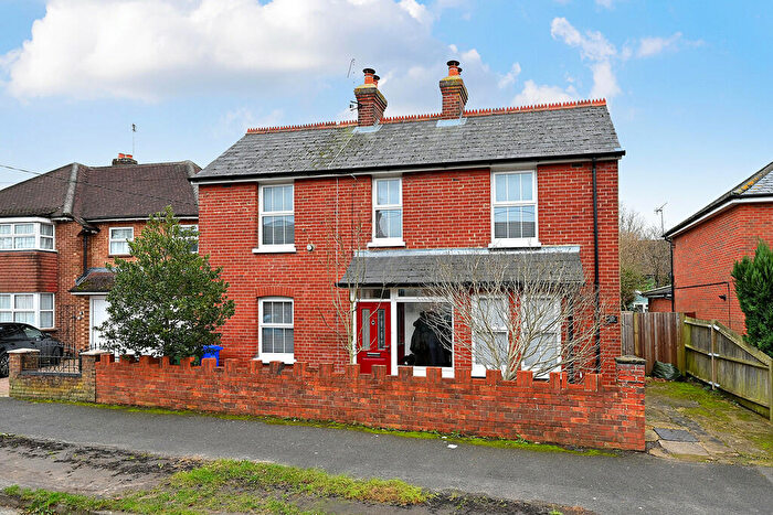 3 Bedroom Detached House For Sale In Highfield Road, Farnborough, GU14