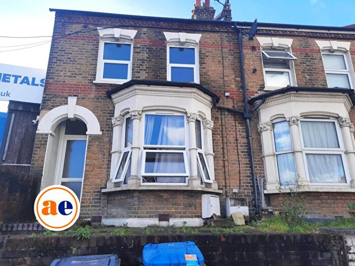 2 Bedroom Flat To Rent In Wickham Lane, SE2