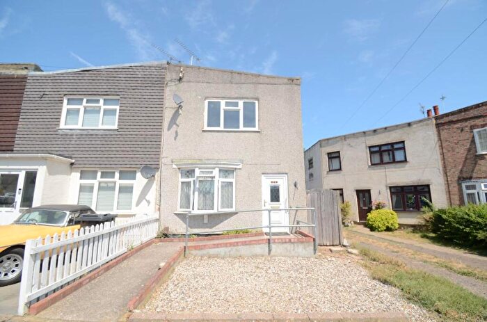 2 Bedroom End Of Terrace House To Rent In Benets Road, Hornchurch, RM11