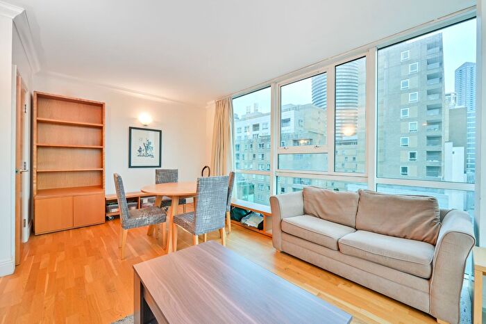 1 Bedroom Flat To Rent In Lanark Square, Cross Harbour, E14