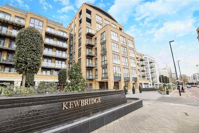 1 Bedroom Flat To Rent In Kew Bridge Road, Brentford, TW8