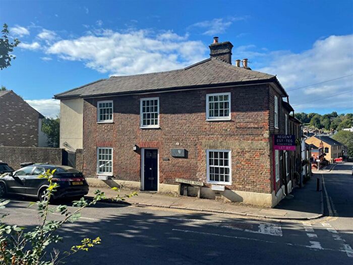 3 Bedroom Semi-Detached House To Rent In Gravel Path, Berkhamsted, HP4