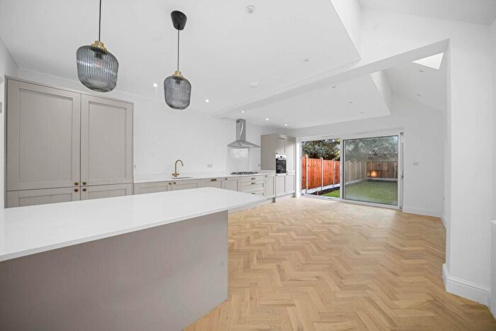 4 Bedroom House For Sale In Simmonds Road, Leyton, E10