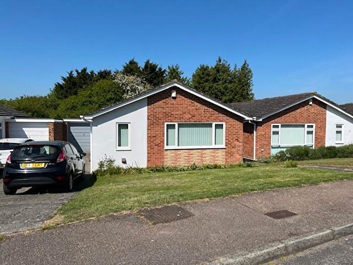 2 Bedroom Detached Bungalow For Sale In Chantry Avenue, Hartley, DA3