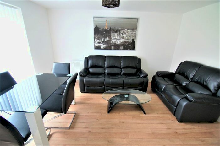 4 Bedroom End Of Terrace House To Rent In Anglian Way, Stoke Village, Coventry, CV3