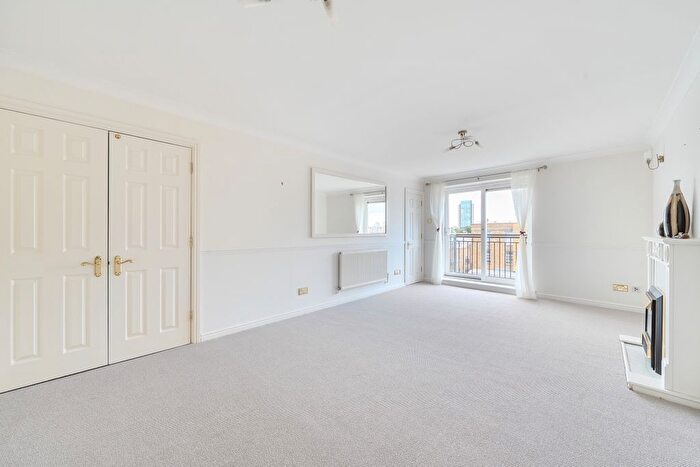1 Bedroom Flat To Rent In Victoria Wharf, Narrow Street, E14