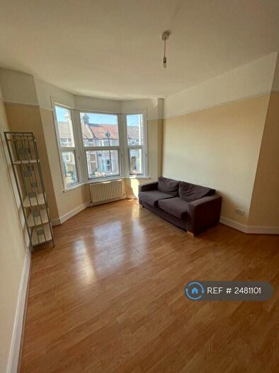 2 Bedroom Flat To Rent In Blenheim Road, London, E11