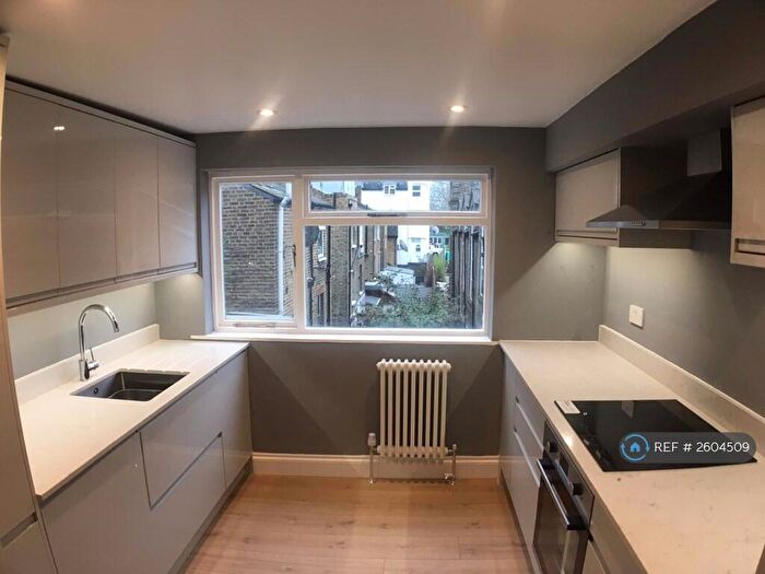 3 Bedroom Flat To Rent In Lurline Gardens, London, SW11