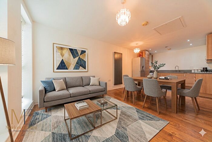 2 Bedroom Flat For Sale In Springhead Parkway, Northfleet, Kent, DA11