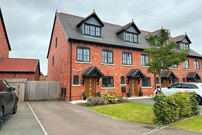 3 Bedroom End Terrace House For Sale In Holly Close, Holmes Chapel, CW4