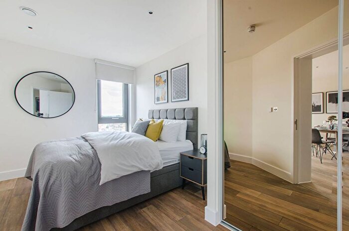 2 Bedroom Flat To Rent In Union Wharf, Greenwich, London, SE8