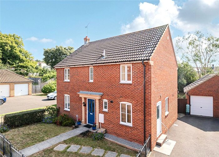 4 Bedroom Detached House For Sale In Lower Meadow, Ilminster, Somerset, TA19