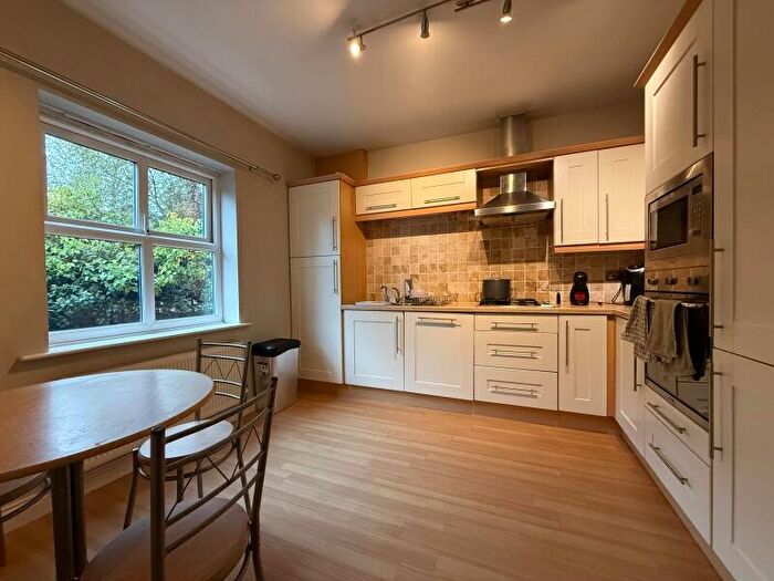 2 Bedroom Flat To Rent In Moorgate View, Rotherham, S60