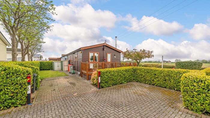 2 Bedroom Park Home For Sale In Pear Tree Manor, Wainfleet Bank, Wainfleet All Saints, PE24