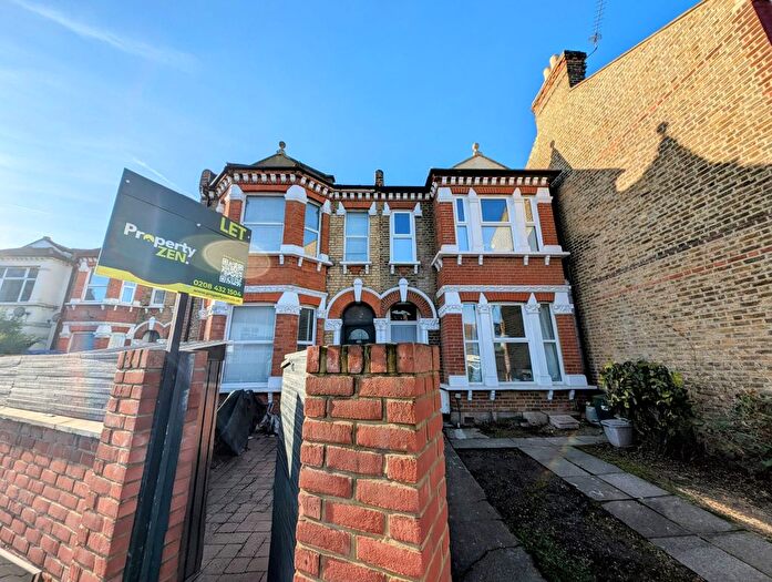 2 Bedroom Flat To Rent In Durnsford Road, London, SW19