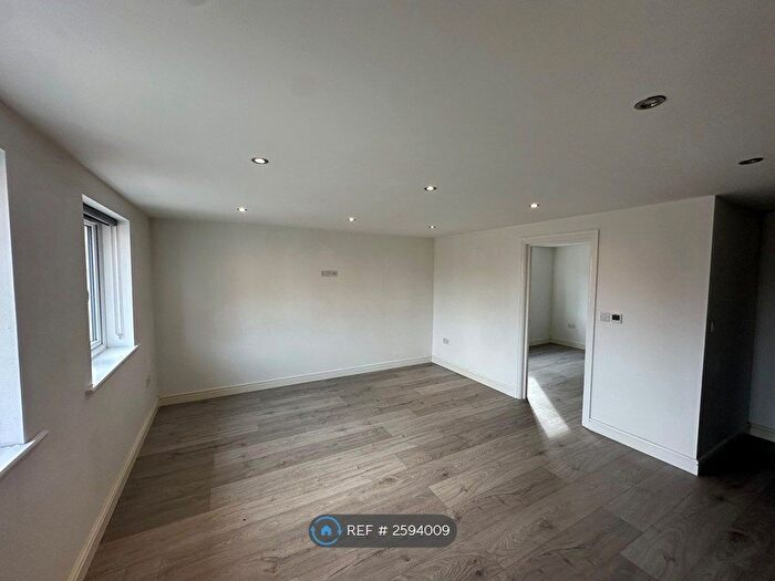 1 Bedroom Flat To Rent In Princes Way, Bletchley, Milton Keynes, MK2