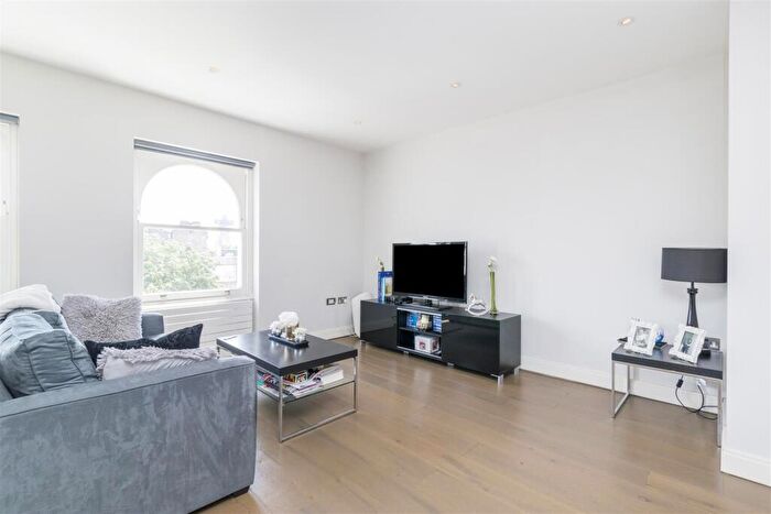 1 Bedroom Apartment To Rent In - Fulham Road, Kensington, London, SW10