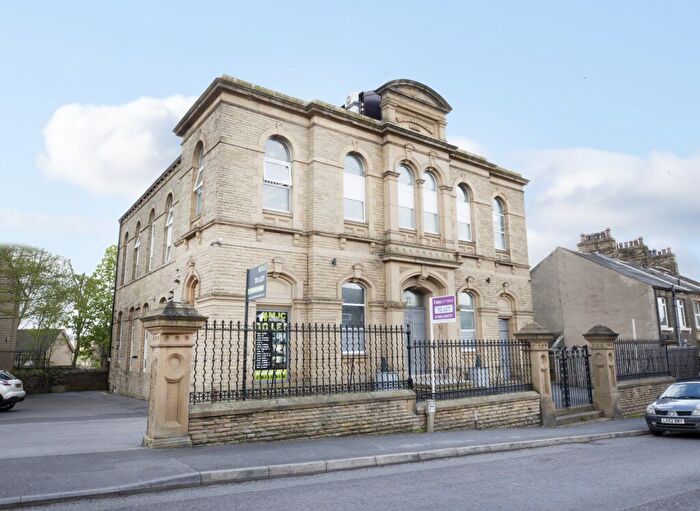 1 Bedroom Flat To Rent In Cross Lane, Huddersfield, HD4