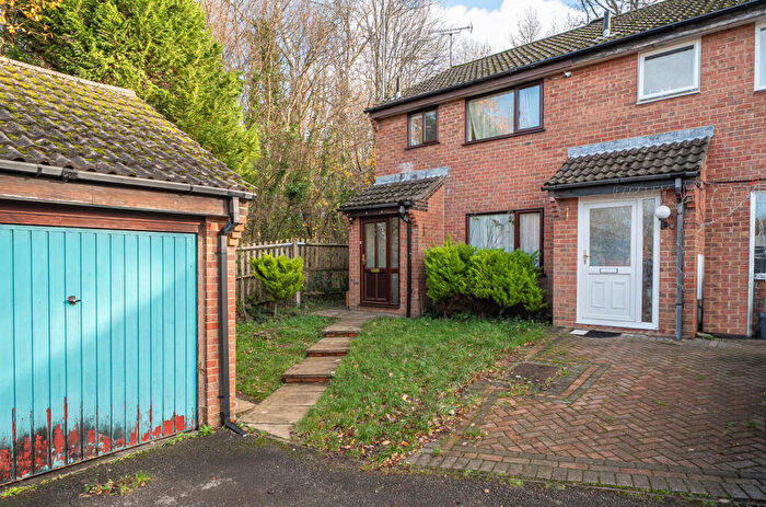 3 Bedroom Semi Detached House For Sale In Thirlstane Firs, Chandler's Ford, Eastleigh, SO53