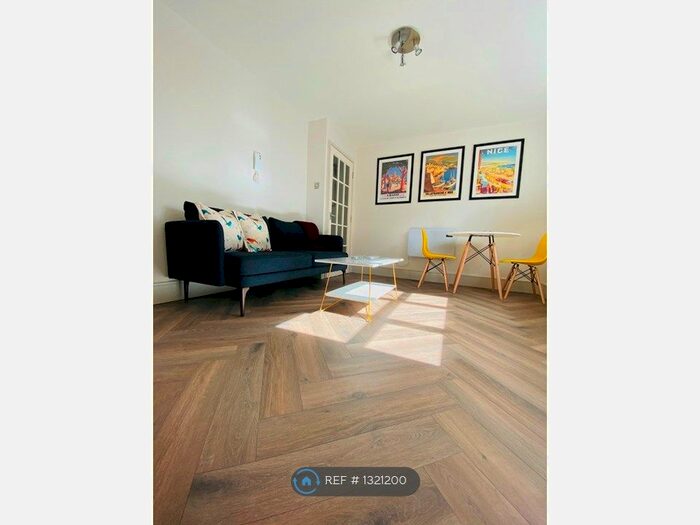 1 Bedroom Flat To Rent In Plough Way, London SE16