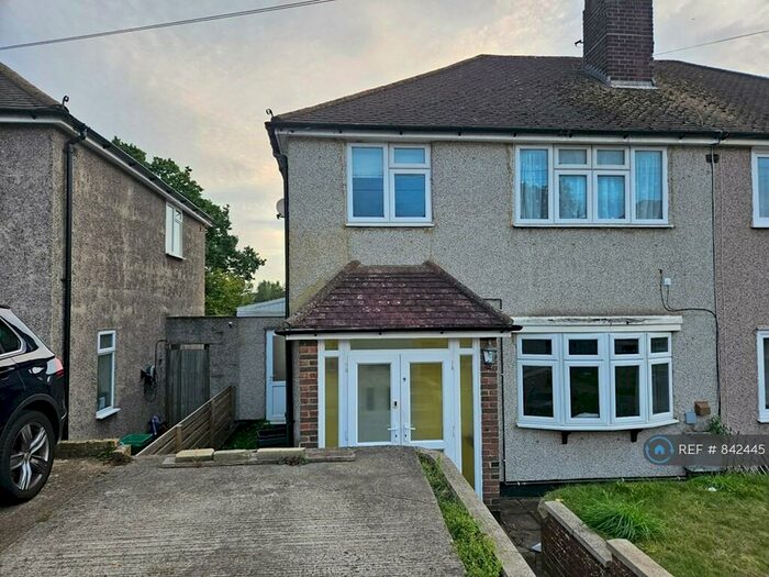 3 Bedroom Semi-Detached House To Rent In Lockesley Drive, Orpington, BR5