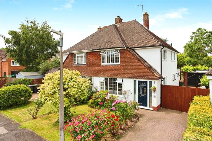3 Bedroom Semi-Detached House For Sale In Walton Road, Tonbridge, Kent, TN10