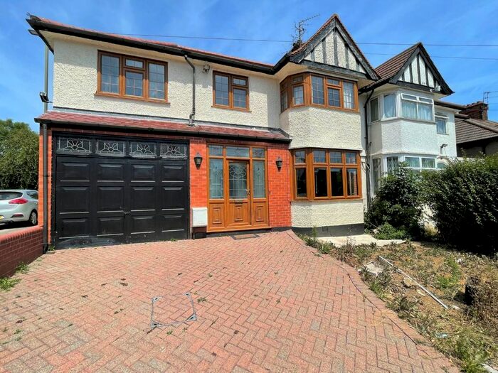 4 Bedroom Semi-Detached House To Rent In Highview Gardens, Edgware, HA8