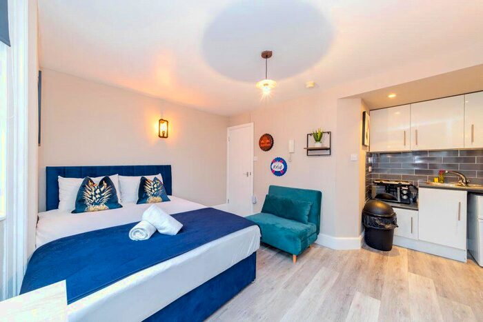 Studio To Rent In Syon Gardends, Syon Gardends, London, TW7