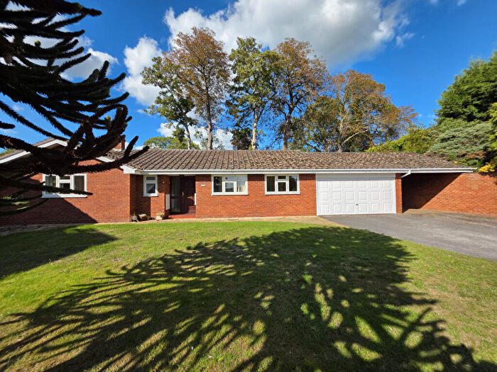 3 Bedroom Detached Bungalow To Rent In Shepherds Fold, Stafford, ST17