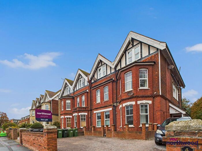 2 Bedroom Flat To Rent In Silverdale Road, Lower Meads, Eastbourne, BN20