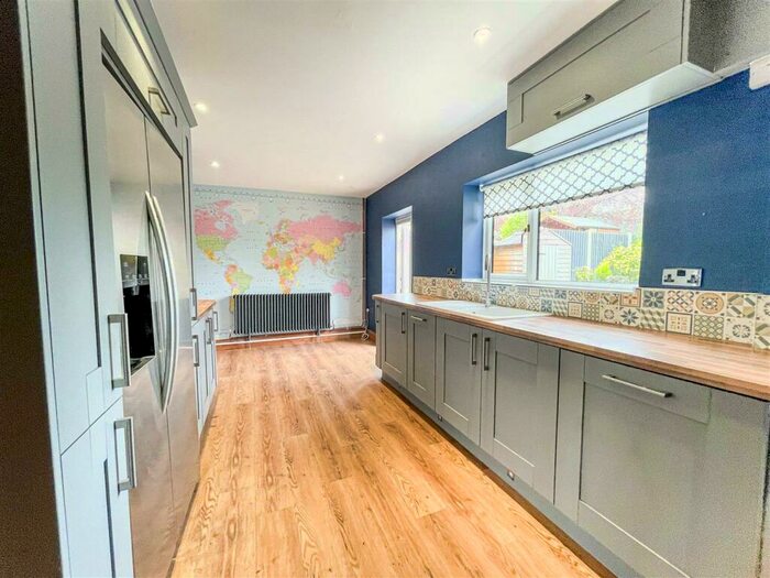 3 Bedroom Town House To Rent In Daisy Avenue, Ipstones, Staffordshire, ST10