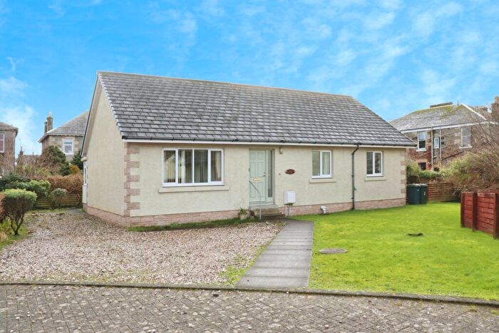 3 Bedroom Detached Bungalow For Sale In Wyndham Court, Rothesay, PA20
