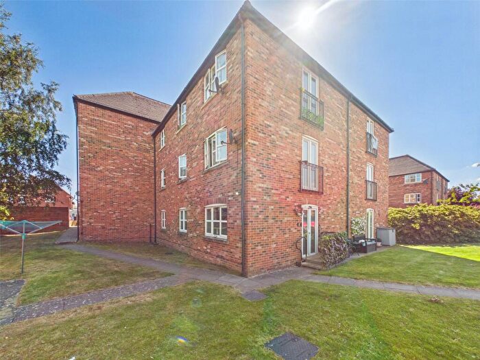 2 Bedroom Apartment For Sale In Vestry Gardens, Gloucester, Gloucestershire, GL4