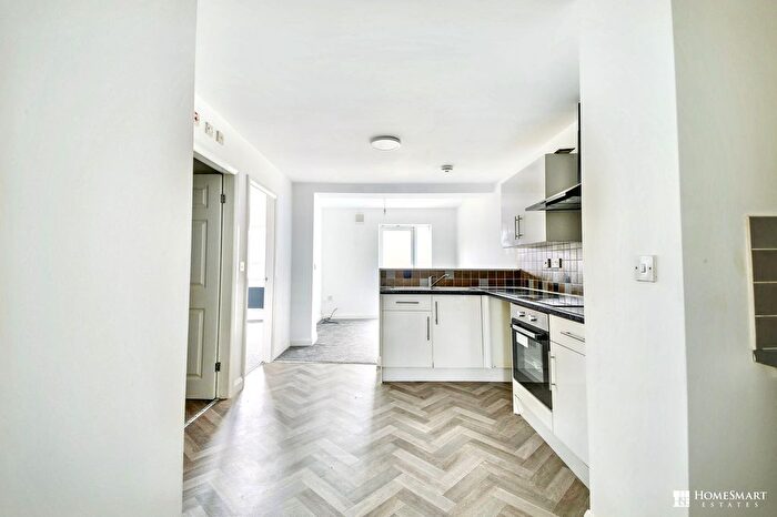 2 Bedroom Flat To Rent In High Street, Runcorn, WA7