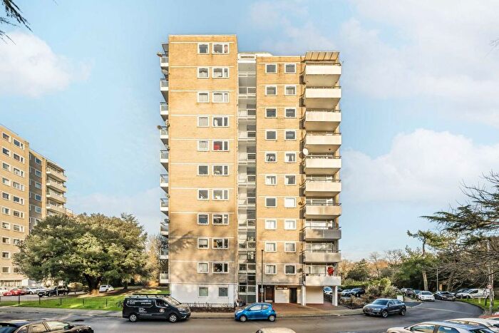 2 Bedroom Flat To Rent In Wanborough Drive, London, SW15