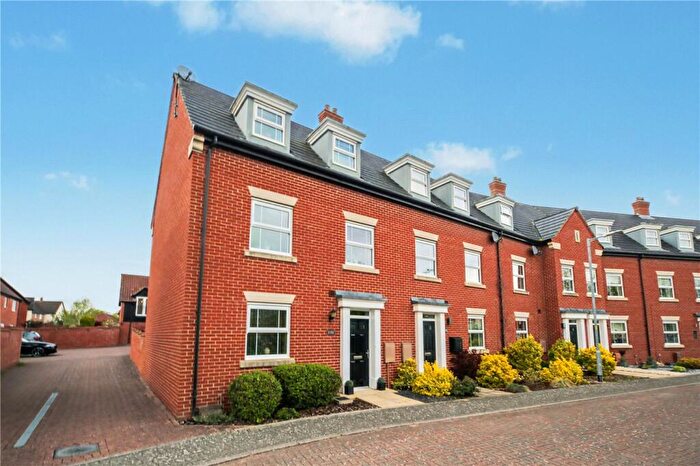 3 Bedroom End Of Terrace House For Sale In Hardy Drive, Poringland, Norwich, Norfolk, NR14