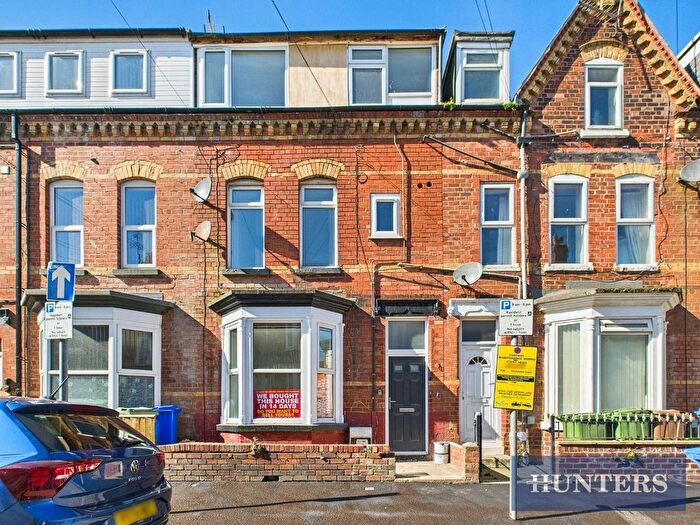 1 Bedroom Flat To Rent In Clarence Road, Bridlington, Yorkshire, YO15