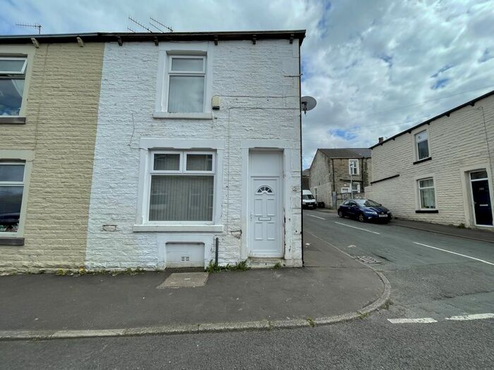 3 Bedroom End Of Terrace House To Rent In Raglan Road, Burnley, BB11