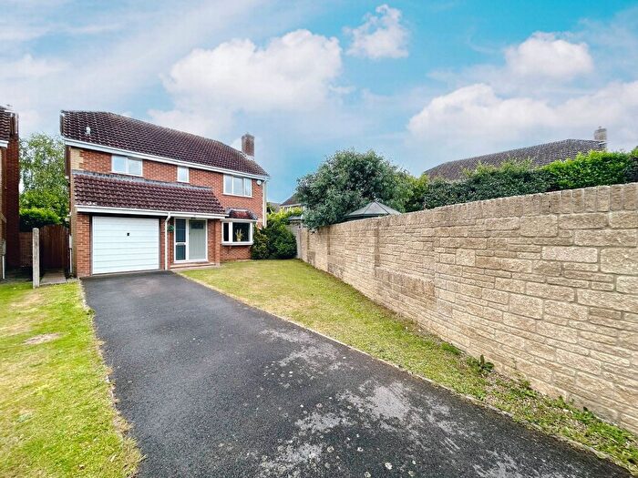 4 Bedroom Detached House For Sale In Coppice Close, Yeovil, BA20