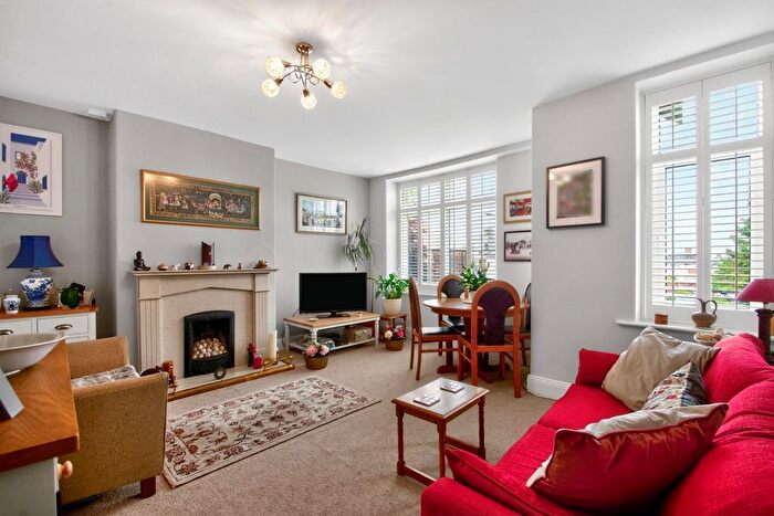 2 Bedroom Flat For Sale In Skipton Road, Harrogate, HG1