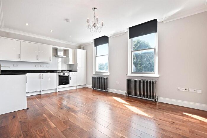 1 Bedroom Terraced House To Rent In Amhurst Road, London, E8