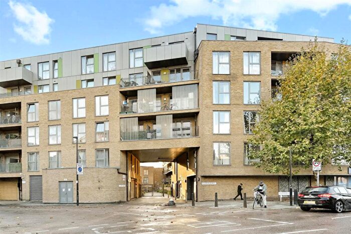 1 Bedroom Flat For Sale In Chesworth Court, Fulneck Place, London, E1