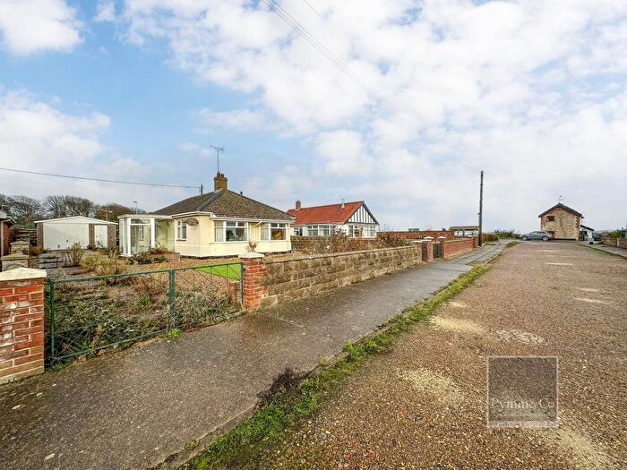 4 Bedroom Detached Bungalow For Sale In Beach Close, Norwich, NR11