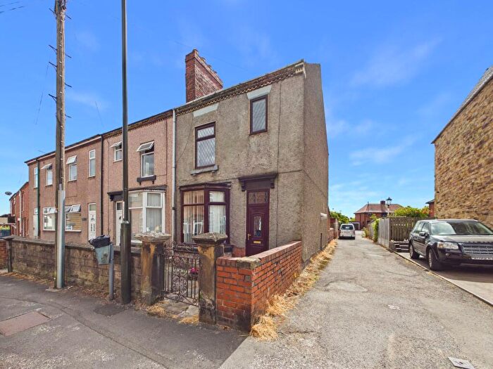 3 Bedroom End Of Terrace House For Sale In Flaxpiece Road, Clay Cross, S45