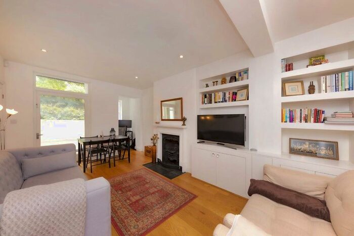 2 Bedroom Flat To Rent In Vereker Road, London, W14